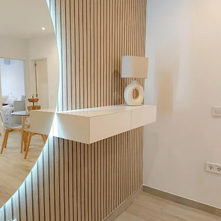 Modern 2br Centre Pool & Terrace