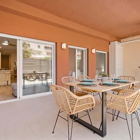 Modern 2br Centre Pool & Terrace