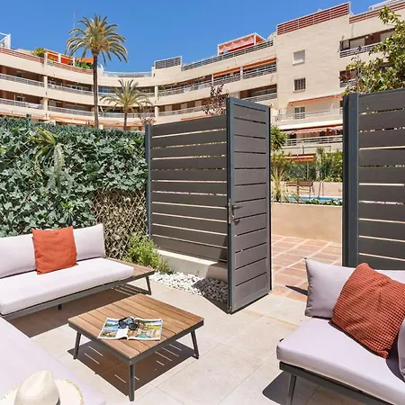 Modern 2br Centre Pool & Terrace شقة