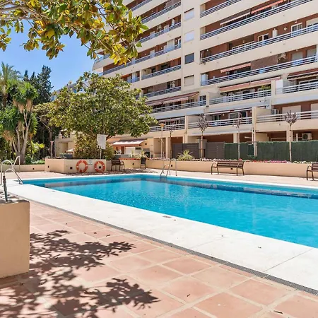 Modern 2br Centre Pool & Terrace شقة ماربيا