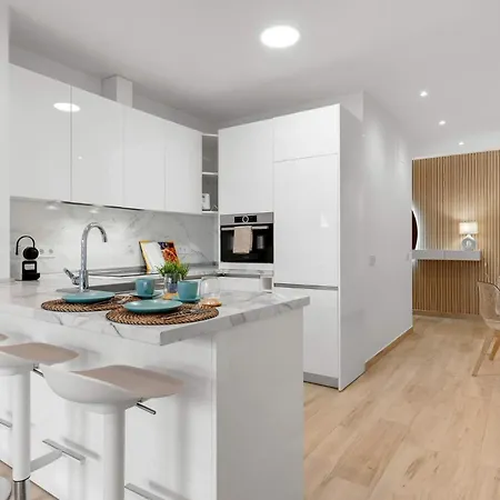 Modern 2br Centre Pool & Terrace * ماربيا